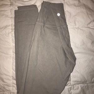 Lululemon Wunder Under 28” leggings